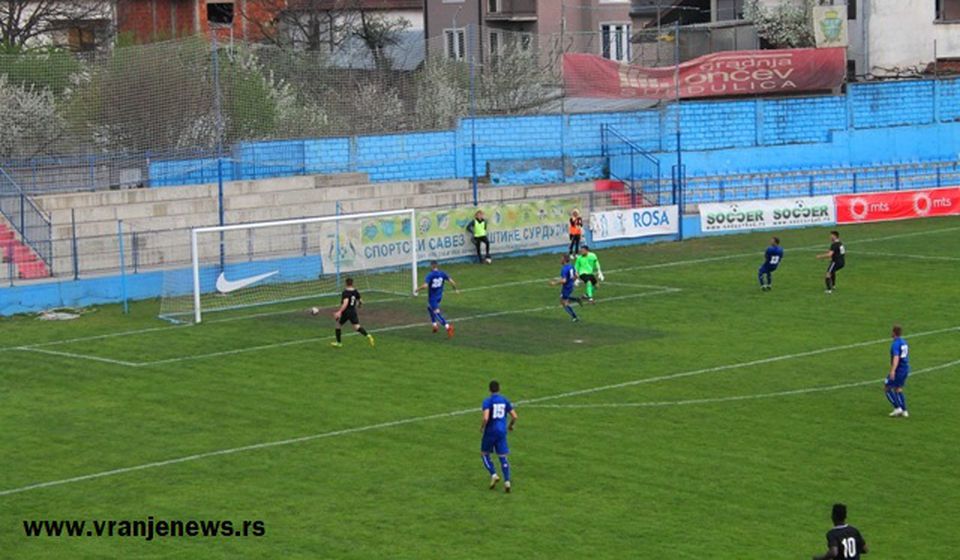 Šansa za Dinamo - stativa Luke Ratkovića. Foto VranjeNews