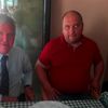 Petrušević sa ambasadorom Skatom u jednom od lokalnih restorana. Foto Fejsbuk profil Ivice Petruševića