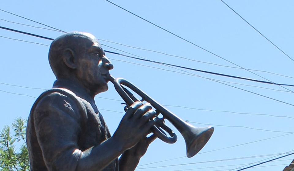 Spomenik Bakiji Bakiću pre oštećenja. Foto VranjeNews