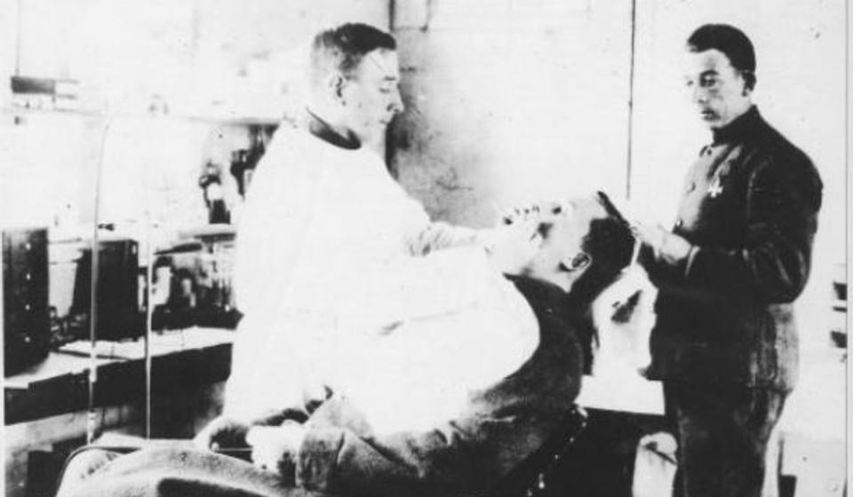 Amerikanac dr George W. McAlvey prvi stomatolog u Skoplju 1918. Foto arhiva Tomislava R. Simonovića