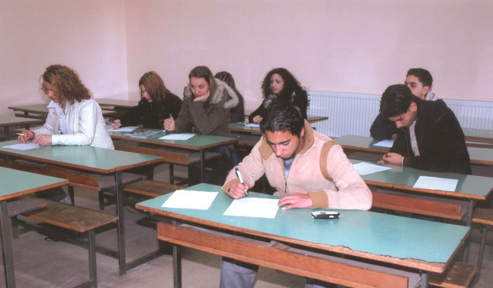 Obuka polaznika romske nacionalnosti iz Surdulice u saradnji sa NVO JCS - Italijanskim konzorcijumom za solidarnost, 2004. godine. Foto NU