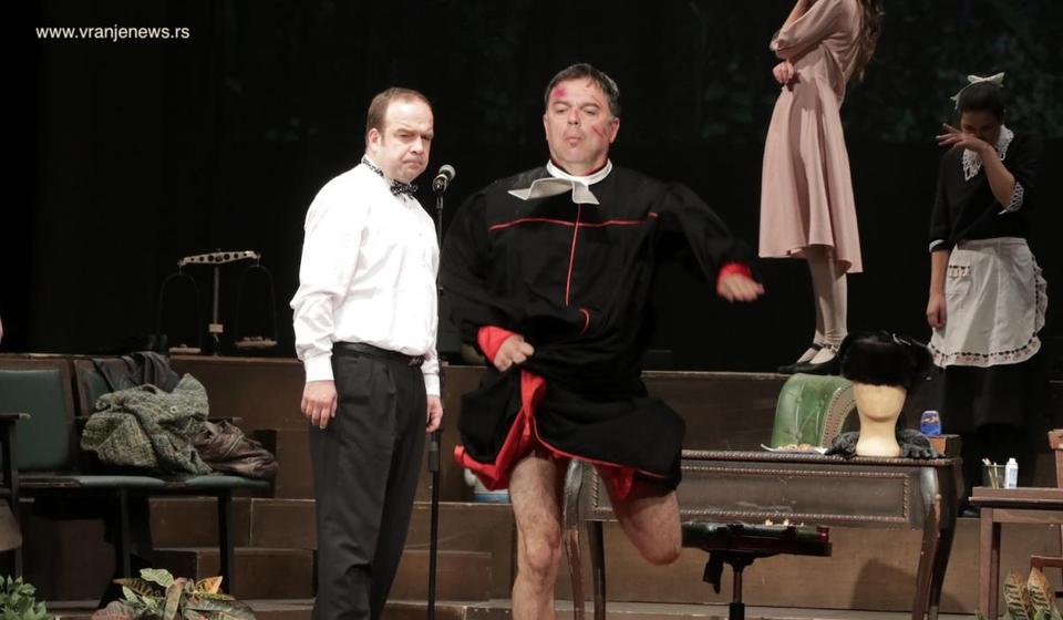 Prethodne večeri 45. Borinih pozorišnih dana predstavu Razbijeni krčag izvelo je pozorište iz Banjaluke. Foto Vranje news