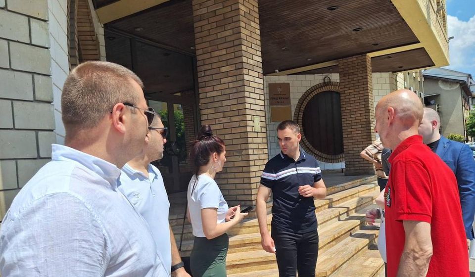 Vlast nije u stanju da organizuje zakonite izbore, tvrde iz opozicije. Foto Vranje news