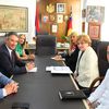 Ministarka Grujičić sa vrhom lokalne samouprave. Foto vranje.org.rs