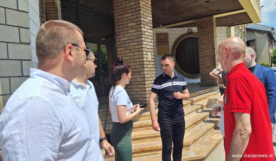 Vlast nije u stanju da organizuje zakonite izbore, tvrde iz opozicije. Foto Vranje news