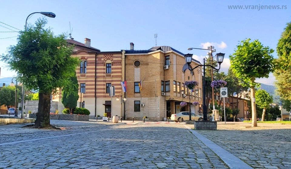 Čije pare dajete? Foto Vranje news