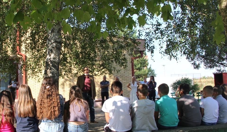 Odeljenje vranjske Gradske biblioteke koje radi pri školu u Vrtogošu od srede bogatije za 200 novih naslova. Foto Vranje News