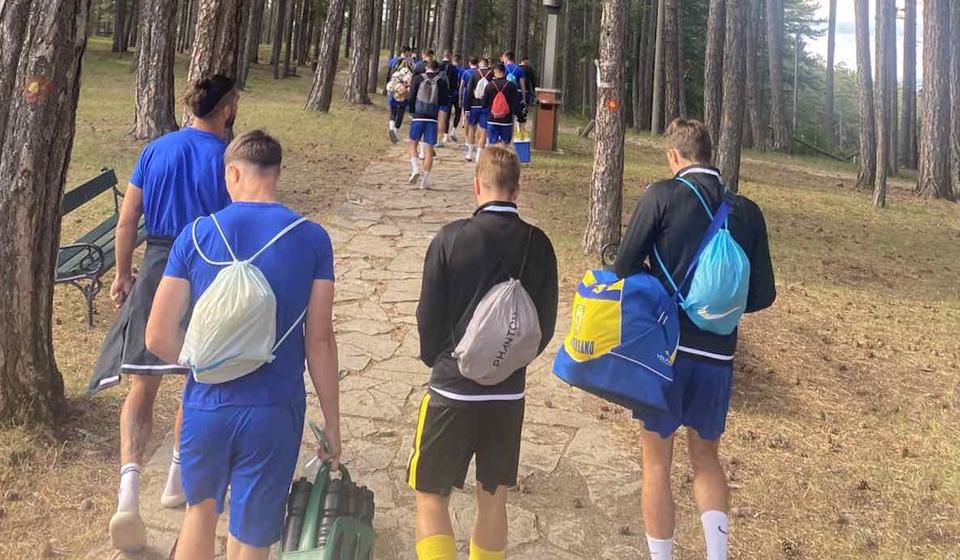 Fudbaleri Dinamo Jug-a na Tari kreću na jedan od treninga. Foto D.J.