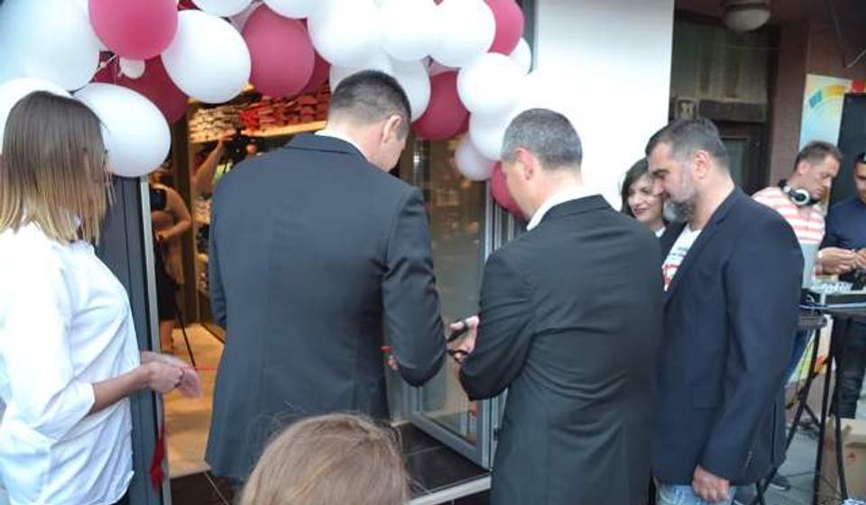 Presecanje vrpce. Foto G. Mitić