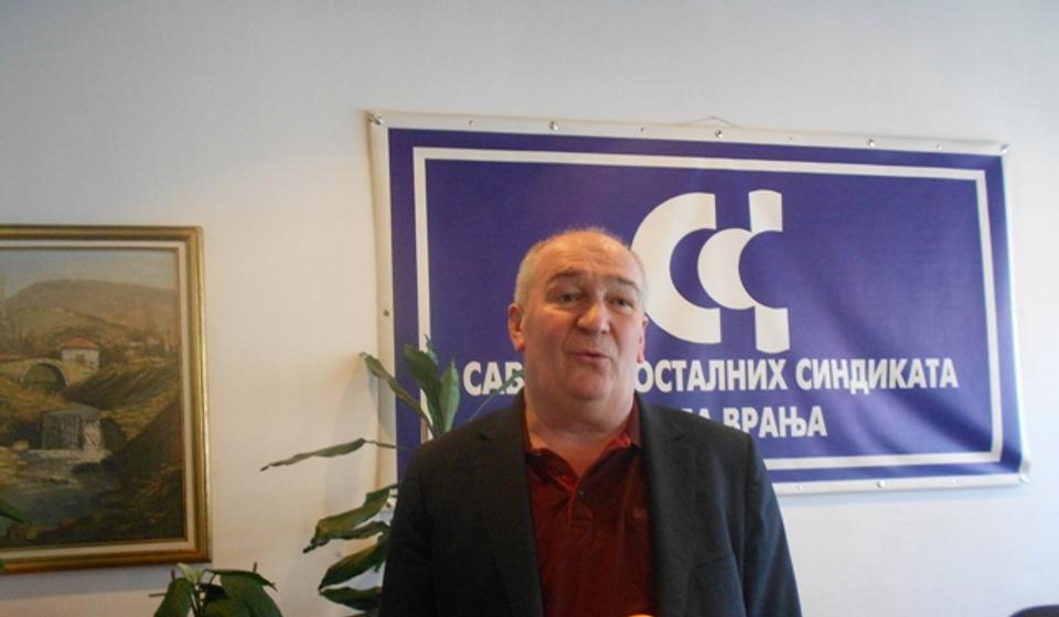 Radnici rade za bedne plate: Ljubisav Orbović. Foto VranjeNews