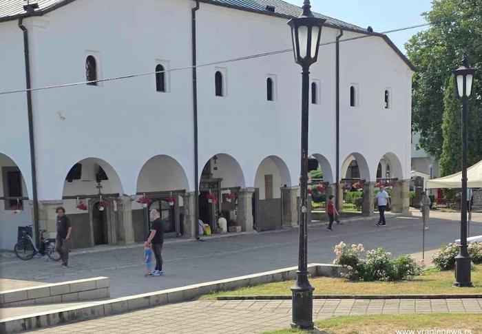 Porta sabornog Hrama Svete Trojice jutros oko 9 časova. Foto Vranje news
