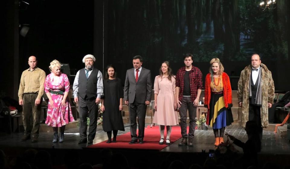 Poklon publici: glumci ancambla iz Banjaluke. Foto Vranje news