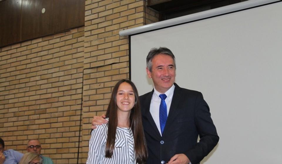 Jovana Stojiljković, đak generacije OŠ 20. oktobar u Vlasu. Foto VranjeNews