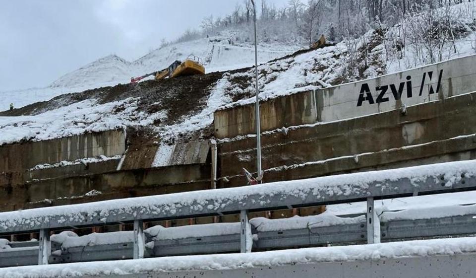 Popuštanje potpornog zida. Foto Vranje News