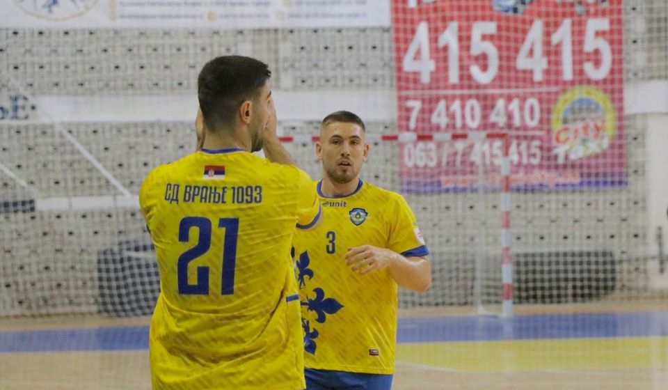 Bogdan Utvić (21) i Aleksa Bukvić. Foto Vranje news