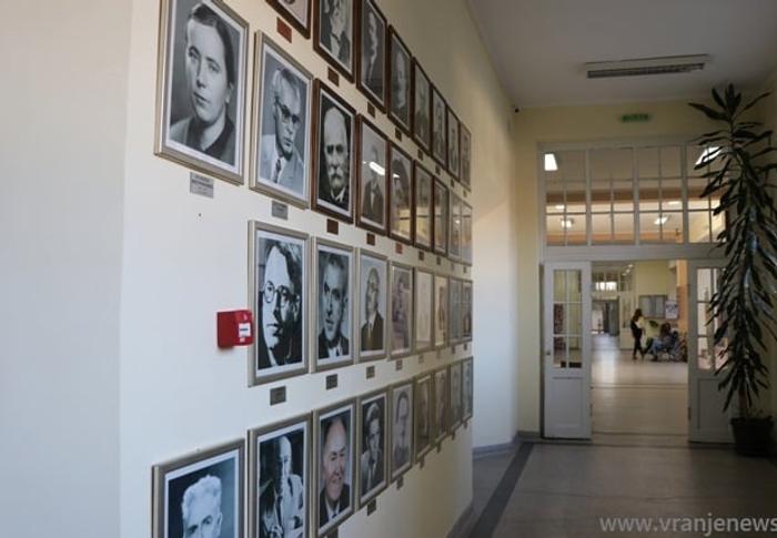Da li i u aktuelnim zbivanjima u gimnaziji prisustvujemo 