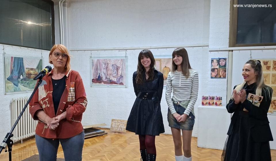 Detalj sa otvaranje izložbe u Galeriji Narodnog univerziteta. Foto Vranje news