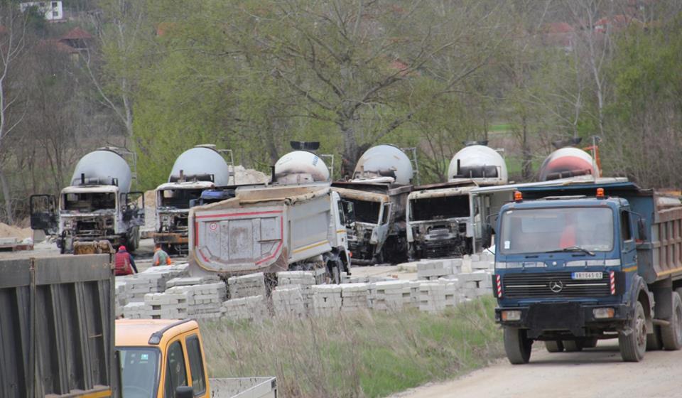 Jutro posle paljevine: pogled na zaštićenu bazu preduzeća 5D. Foto VranjeNews