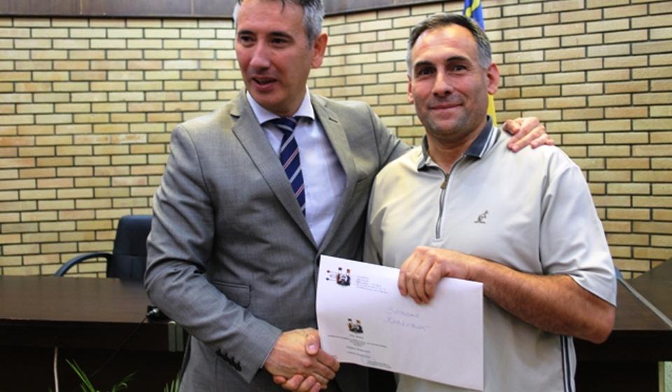 U ime Zorane Živković, Tehnička škola nagradu je primio njen otac.