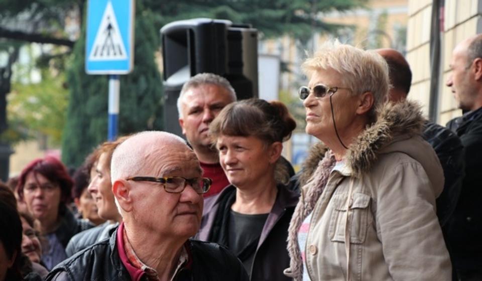 Bulatović tvrdi da im ništa nije obećano u pogledu zaostalih zarada: radnici bivše Koštane na protestu. Foto VranjeNews