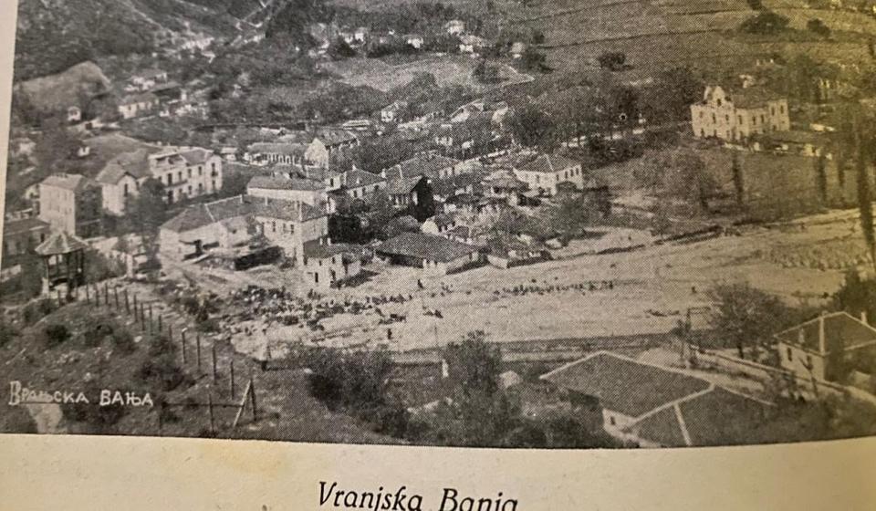 Vranjska Banja početkom 20. veka imala je veći broj višespratnica od Vranja. Od većih zgrada u to doba, Vranje je imalo zgradu Načelstva. Foto arhiva T.R.S.