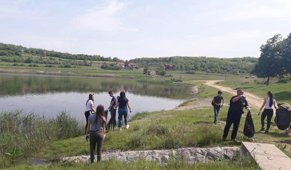 Ekipe na Aleksandrovačkom jezeru. Foto Grad Vranje