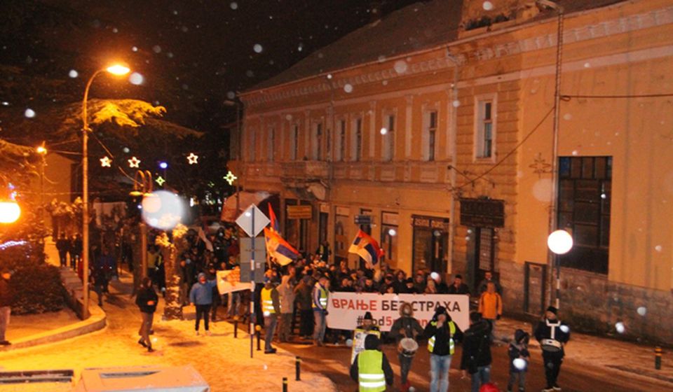 Protestna šetnja užim centrom grada. Foto VranjeNews