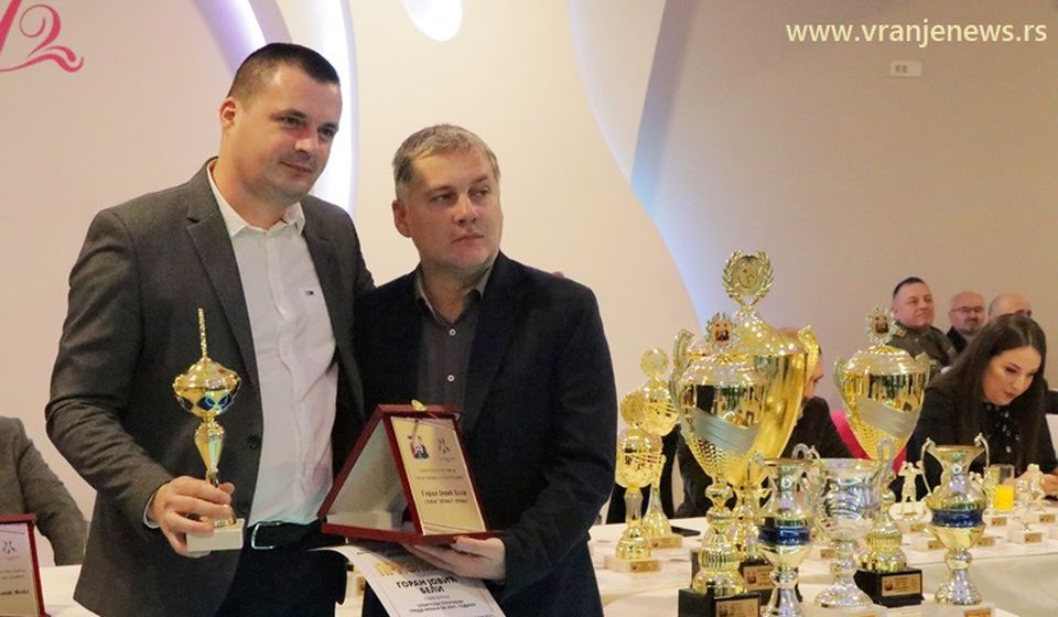 Goran Jović Beli najbolji sportski trener Vranja za 2021. Foto Vranje News