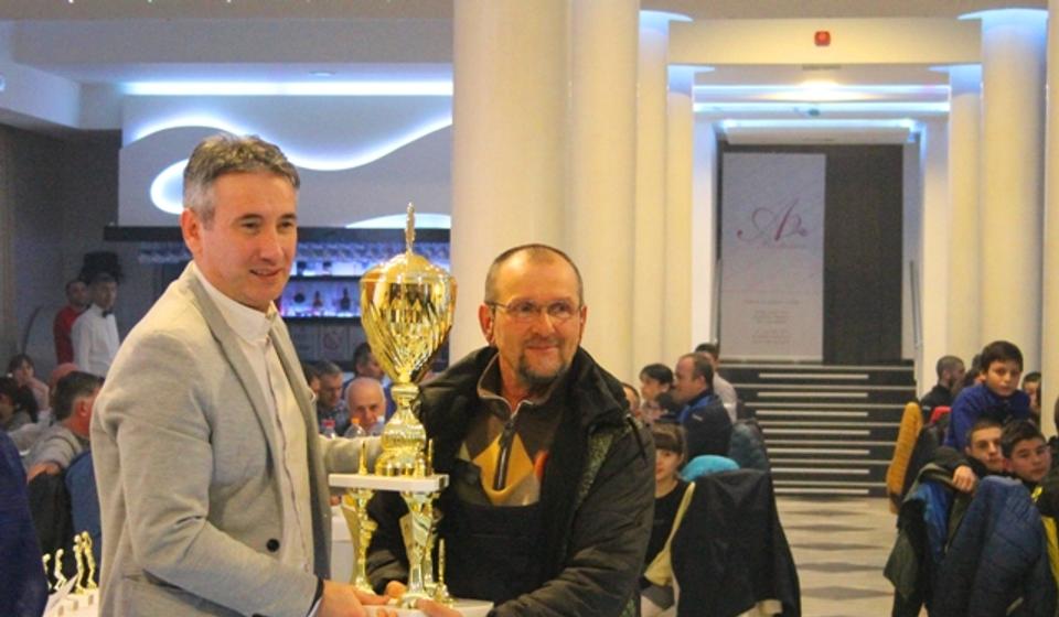 Kristijan Stošić je na pripremama sa reprezentacijom, pa nije mogao lično da primi nagradu. Foto VranjeNews