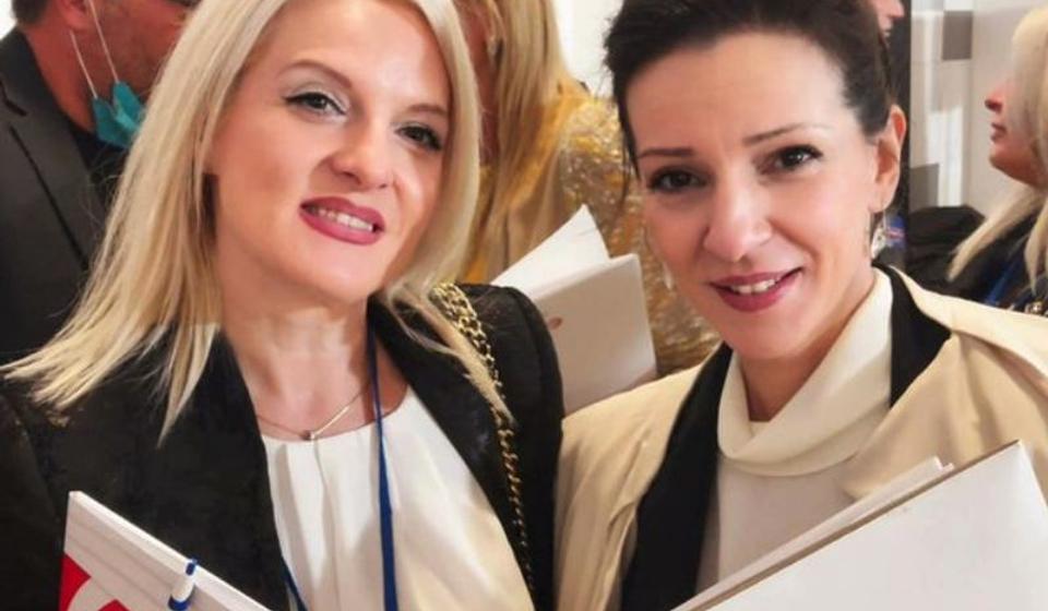 Predsednica vranjskog odbora Mirjana Ilić Stošić sa Marinikom Tepić. Foto arhiva GrO SSP Vranje