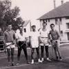 Sleva na desno su: Miki (nepoznato puno ime i prezime), Jovica Avramović, Nestor Dedinac, Mile Pop, Srboljub Antić Cibuk. Foto lična arhiva Milorada Đorđevića Bondeta