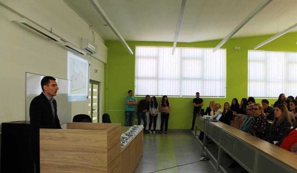 Dekanovo obraćanje: Foto VranjeNews