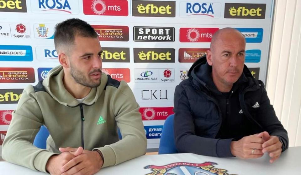 Kapiten Uroš Stojanović i trener Radnika Dušan Đorđević. Foto FK Radnik
