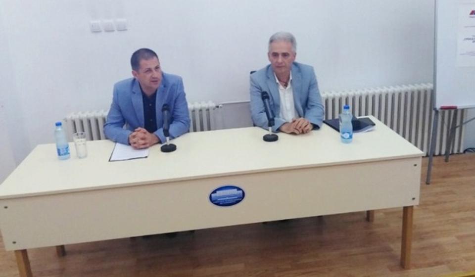 Drecunov domaćin bio je Stefan Dutina, predsednik naprednjačkog Saveta za bezbednost. Foto SNS