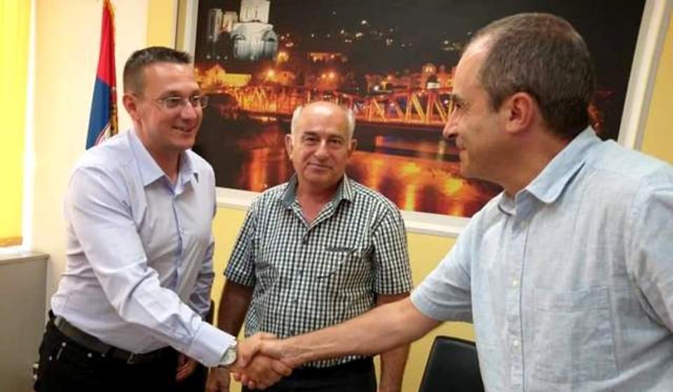 Detalj sa svečanosti potpisivanja ugovora. Foto Han info