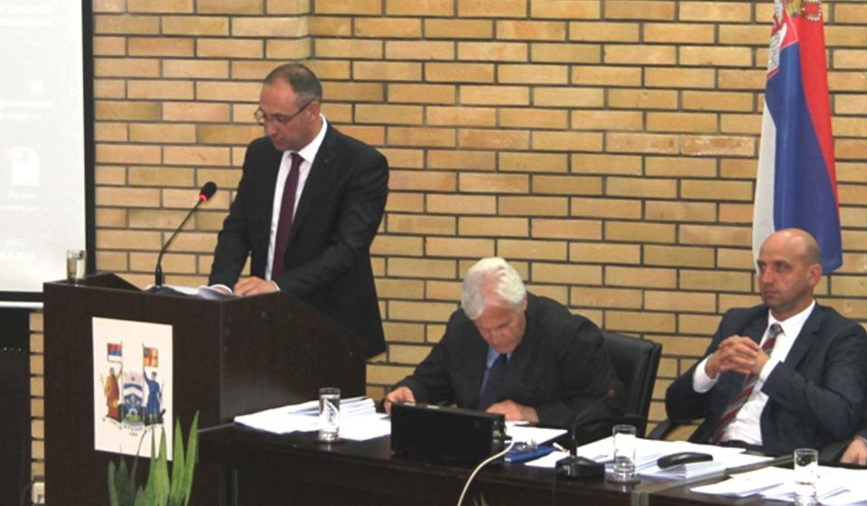 Večnik za poljoprivredu Mladenović izlaže svoj program. Foto VranjeNews