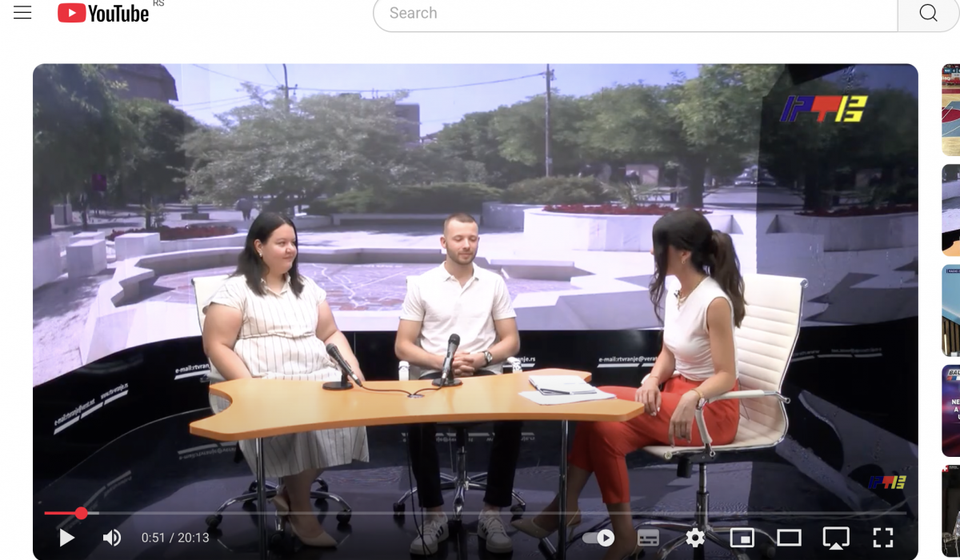 Ne znamo za vas, ali na nas ni mlogo ubavo pod naprednjačku čižmu, imamo si rabotu... Foto printscreen YouTube (kanal RTV doo)