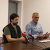 Slobodan Beštić i Hadži Nenad Maričić sa moderatorom Spasojem Ž. Milovanovićem. Foto VranjeNews