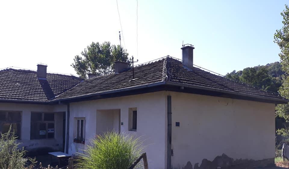 Škola u Mrtvici. Foto privatna arhiva