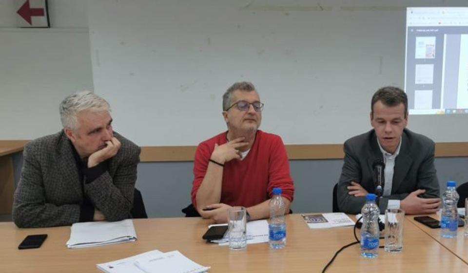 Da li je veliki broj Albanaca zaista brisan iz biračkog spiska: detalj sa tribine u Bujanovcu Foto Bujanovačke